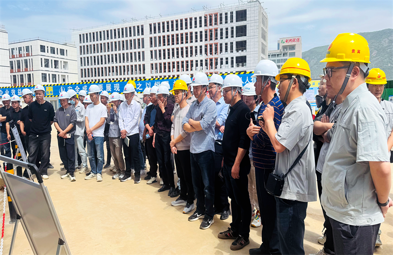 2025年4月17日，由莆田市涵江区住房和城乡建设局主办、美狮贵宾会三建承办的钢筋安装工程质量防控现场交流会在联东U谷·涵江海峡智造产业谷一期成功召开。