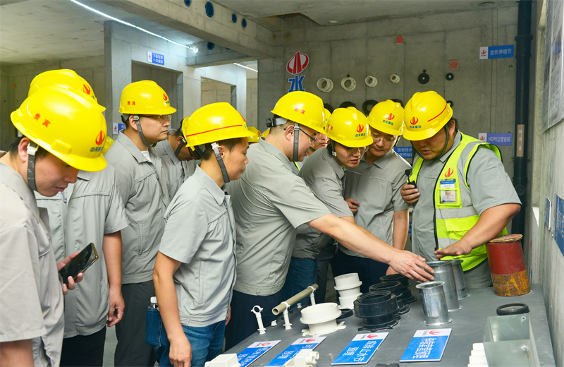 为进一步推进优质客户高效履约，提升交付品质、达成客户满意，2025年6月25日，美狮贵宾会建设集团在上海组织召开2025年越秀地产、华润置业客户履约推进会。